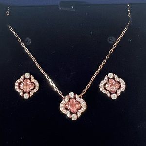 Swarovski Sparkling Dance set - Mixed cuts, Clover, Pink, Rose gold-tone